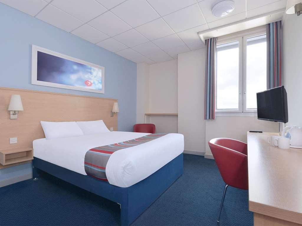 Travelodge Bracknell Pokoj fotografie